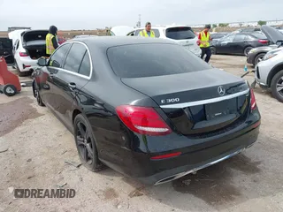 2019 Mercedes-Benz E 300 с VIN WDDZF4JB9KA547672, выставлен на аукционе IAAI как лот 41936530 с пробегом 67 332 миль миль и . История ставок и продаж доступна на DreamBid. Изображение 3.