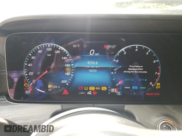 2021 Mercedes-Benz AMG GT 43 z VIN W1K7X5KB5MA039808, wystawiony jako Copart lot #63608354 z przebiegiem 18 253 mil mil oraz Szkody całkowita. Historia ofert i sprzedaży dostępna na DreamBid. Obrazek 9.
