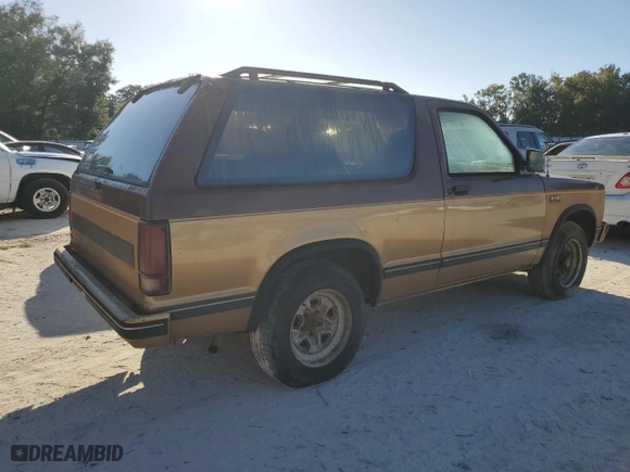 1988 Chevrolet S-10 Blazer with VIN 1GNCS18R1J0106286, listed as a Copart auction lot 76802554 with NaN miles and Salvage Title. Bid and sale history available at carsss.com. Image 3.
