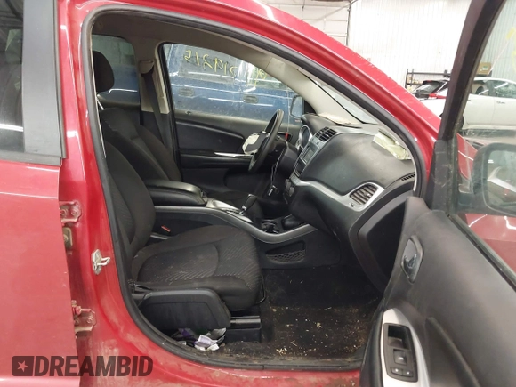 2014 Dodge Journey SXT with VIN 3C4PDCBG2ET188822, listed as a IAAI auction lot 41219215 with 174,053 mi miles. Bid and sale history available at carsss.com. Image 5.