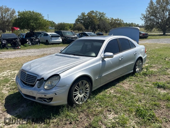 2007 Mercedes-Benz E 350 z VIN WDBUF56XX7B076632, wystawiony jako Copart lot #49129475 z przebiegiem 130 410 mil mil oraz Szkoda całkowita • Salvage title. Historia ofert i sprzedaży dostępna na DreamBid. Obrazek 2.