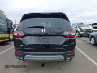 2024 Honda Pilot Touring z VIN 5FNYG1H70RB032368, wystawiony jako IAAI lot #41805758 z przebiegiem 13 078 mil mil oraz . Historia ofert i sprzedaży dostępna na DreamBid. Obrazek 16.