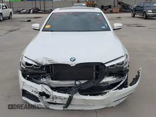 2018 BMW 5 Series 540i z VIN WBAJE5C52JWA93872, wystawiony jako IAAI lot #42191999 z przebiegiem 47 508 mil mil oraz . Historia ofert i sprzedaży dostępna na DreamBid. Obrazek 12.