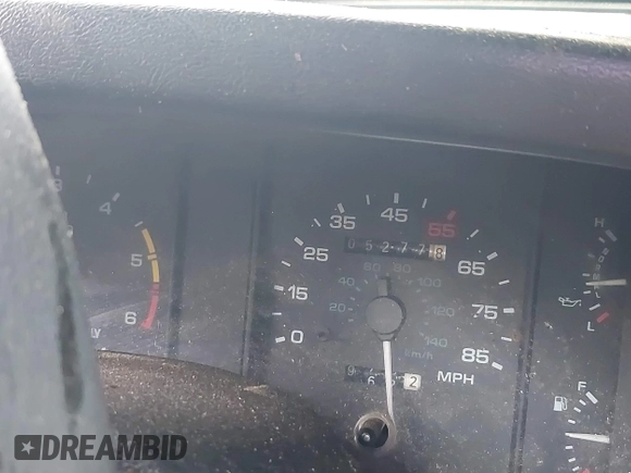 1993 Ford Mustang z VIN 1FACP41M1PF132473, wystawiony jako IAAI lot #42266009 z przebiegiem 53 777 mil mil oraz . Historia ofert i sprzedaży dostępna na DreamBid. Obrazek 7.