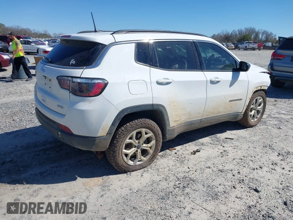 2025 Jeep Compass Latitude with VIN 3C4NJDBNXST520974, listed as a IAAI auction lot 41727651 with 24,054 mi miles and . Bid and sale history available at DreamBid. Image 4.