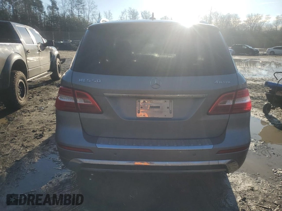 2012 Mercedes-Benz M 550 z VIN 4JGDA7DB9CA049890, wystawiony jako Copart lot #82862974 z przebiegiem 117 355 mil mil oraz Szkoda całkowita • Salvage title. Historia ofert i sprzedaży dostępna na DreamBid. Obrazek 6.