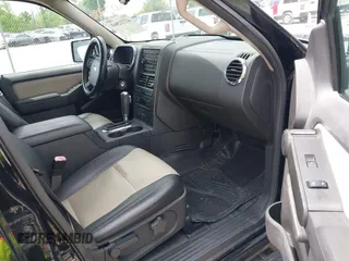 2007 Ford Explorer Sport Trac Limited z VIN 1FMEU53807UA03522, wystawiony jako IAAI lot #42222860 z przebiegiem 205 041 mil mil oraz . Historia ofert i sprzedaży dostępna na DreamBid. Obrazek 5.