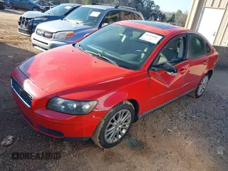 2007 Volvo S40 2.4L with VIN YV1MS382272273341, listed as a IAAI auction lot 41335987 with 205,803 mi miles. Bid and sale history available at carsss.com. Image 2.