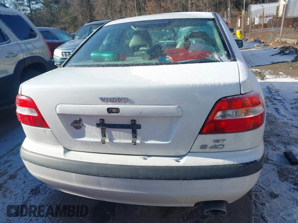 2002 Volvo S40 with VIN YV1VS29522F846635, listed as a IAAI auction lot 41345318 with 86,622 mi miles. Bid and sale history available at carsss.com. Image 16.
