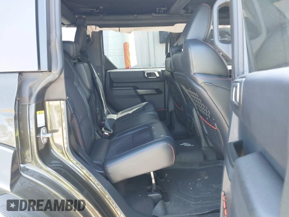 2024 Ford Bronco Raptor z VIN 1FMEE0RR4RLA01295, wystawiony jako IAAI lot #41971950 z przebiegiem 8 246 mil mil oraz . Historia ofert i sprzedaży dostępna na DreamBid. Obrazek 8.