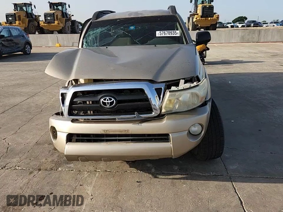 2005 Toyota Tacoma PreRunner z VIN 3TMKU72N85M003408, wystawiony jako Copart lot #57670935 z przebiegiem 247 189 mil mil oraz Szkoda całkowita • Salvage title. Historia ofert i sprzedaży dostępna na DreamBid. Obrazek 13.