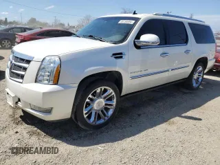 2014 Cadillac Escalade ESV Platinum z VIN 1GYS3KEF5ER164480, wystawiony jako Copart lot #71598244 z przebiegiem 141 864 mil mil oraz Szkoda całkowita • Salvage title. Historia ofert i sprzedaży dostępna na DreamBid. Obrazek 1.