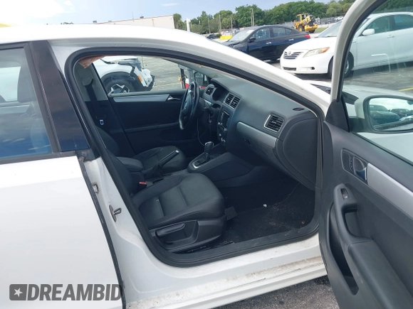 2011 Volkswagen Jetta TDI with VIN 3VWLL7AJ7BM062447, listed as a IAAI auction lot 42756742 with 126,829 mi miles and . Bid and sale history available at DreamBid. Image 5.