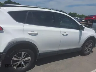 2018 Toyota RAV4 XLE с VIN JTMWFREV2JJ209236, выставлен на аукционе IAAI как лот 42290661 с пробегом 55 910 миль миль и . История ставок и продаж доступна на DreamBid. Изображение 13.