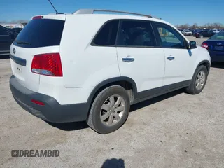 2013 Kia Sorento LX with VIN 5XYKT4A2XDG337427, listed as a IAAI auction lot 41730880 with 219,984 mi miles. Bid and sale history available at carsss.com. Image 4.