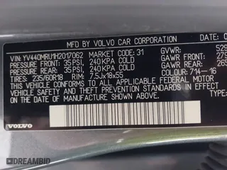 2017 Volvo XC60 Inscription with VIN YV440MRU1H2017062, listed as a IAAI auction lot 41723799 with 110,954 mi miles. Bid and sale history available at carsss.com. Image 9.