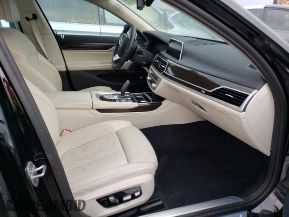 2021 BMW 7 Series 740i with VIN WBA7T2C05MCF87359, listed as a Copart auction lot 64117712 with 0 mi miles. Bid and sale history available at carsss.com. Image 5.