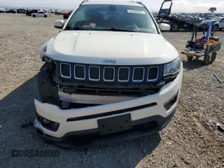 2020 Jeep Compass Latitude с VIN 3C4NJCBB1LT153075, выставлен на аукционе Copart как лот 59588845 с пробегом 77 560 миль миль и Списание • Salvage title. История ставок и продаж доступна на DreamBid. Изображение 5.
