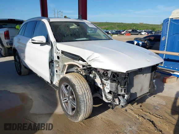 2020 Mercedes-Benz GLC 300 with VIN W1N0G8DB6LF850005, listed as a IAAI auction lot 42526148 with 21,700 mi miles and . Bid and sale history available at DreamBid. Image 1.