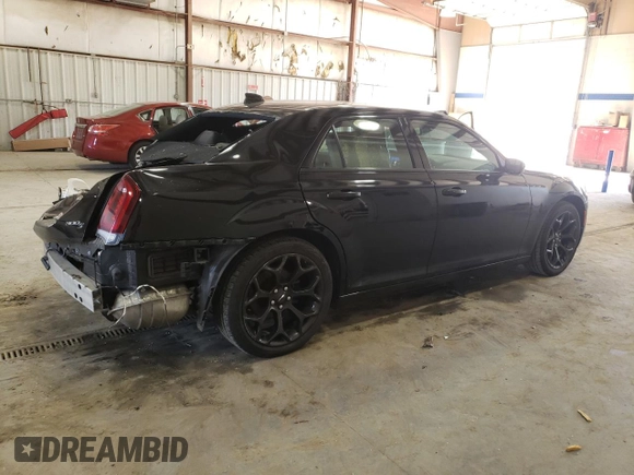 2020 Chrysler 300 S z VIN 2C3CCABGXLH145751, wystawiony jako Copart lot #46607105 z przebiegiem 75 546 mil mil oraz Szkoda całkowita • Salvage title. Historia ofert i sprzedaży dostępna na DreamBid. Obrazek 3.