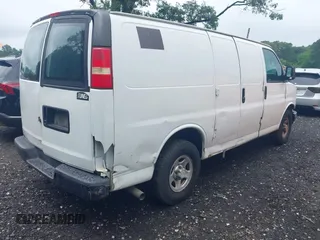 2007 Chevrolet Express Cargo with VIN 1GCFG15X471177057, listed as a IAAI auction lot 42634978 with 147,128 mi miles and . Bid and sale history available at DreamBid. Image 4.