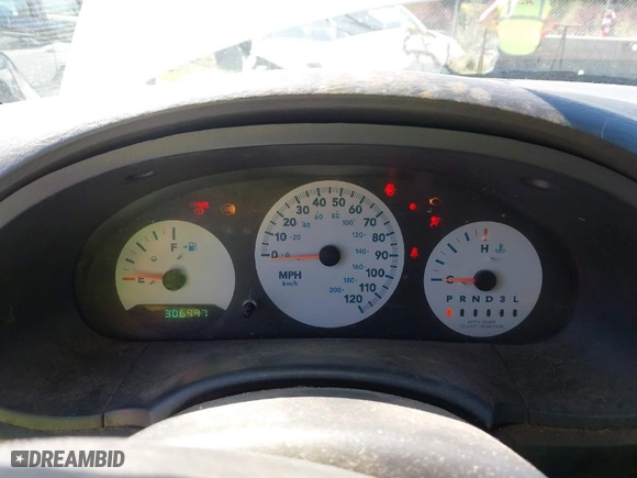 2005 Dodge Caravan SE with VIN 1D4GP25R55B298363, listed as a IAAI auction lot 42068006 with 306,997 mi miles. Bid and sale history available at carsss.com. Image 7.