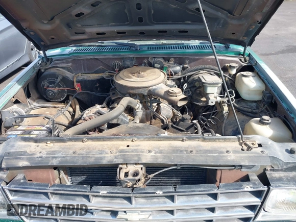 1986 Chevrolet Blazer z VIN 1G8CT18R5G8107497, wystawiony jako IAAI lot #41857104 z przebiegiem 220 287 mil mil oraz . Historia ofert i sprzedaży dostępna na DreamBid. Obrazek 10.