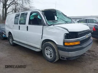 2018 Chevrolet Express Cargo Van with VIN 1GCWGAFG0J1904474, listed as a IAAI auction lot 41467432 with 54,996 mi miles. Bid and sale history available at carsss.com. Image 1.