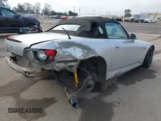 2002 Honda S2000 z VIN JHMAP11492T004927, wystawiony jako IAAI lot #42062377 z przebiegiem 117 612 mil mil oraz . Historia ofert i sprzedaży dostępna na DreamBid. Obrazek 4.