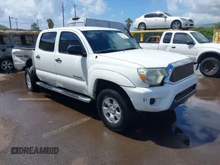 2014 Toyota Tacoma PreRunner z VIN 5TFJX4GN4EX032845, wystawiony jako IAAI lot #41915723 z przebiegiem 163 978 mil mil oraz . Historia ofert i sprzedaży dostępna na DreamBid. Obrazek 1.