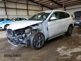 2020 BMW X1 xDrive28i с VIN WBXJG9C09L5P27695, выставлен на аукционе Copart как лот 57039795 с пробегом 53 242 миль миль и Списание • Salvage title. История ставок и продаж доступна на DreamBid. Изображение 1.