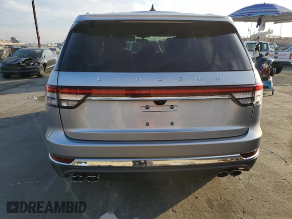 2023 Lincoln Aviator Standard z VIN 5LM5J6XC9PGL01432, wystawiony jako Copart lot #86017864 z przebiegiem Nie podano mil oraz Szkoda całkowita • Salvage title. Historia ofert i sprzedaży dostępna na DreamBid. Obrazek 6.