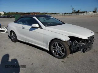 2016 Mercedes-Benz E 400 with VIN WDDKK6FF2GF326901, listed as a Copart auction lot 48559005 with 68,988 mi miles and Salvage Title. Bid and sale history available at carsss.com. Image 4.