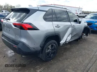 2022 Toyota RAV4 XLE z VIN 2T3P1RFV2NC316877, wystawiony jako IAAI lot #41981282 z przebiegiem 42 955 mil mil oraz . Historia ofert i sprzedaży dostępna na DreamBid. Obrazek 4.