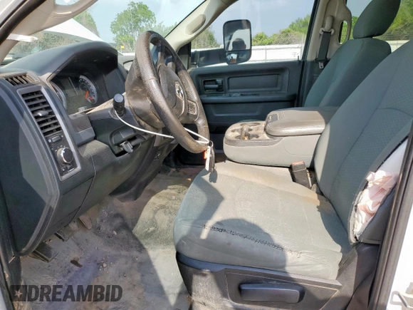 2018 Ram 2500 Tradesman z VIN 3C6UR4CL4JG104872, wystawiony jako Copart lot #56562015 z przebiegiem 198 256 mil mil oraz Szkoda całkowita • Salvage title. Historia ofert i sprzedaży dostępna na DreamBid. Obrazek 7.