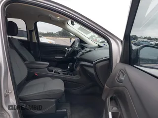 2017 Ford Escape SE with VIN 1FMCU0GD8HUC00733, listed as a IAAI auction lot 41576112 with 130,484 mi miles. Bid and sale history available at carsss.com. Image 5.