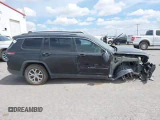 2023 Jeep Grand Cherokee Limited z VIN 1C4RJJBG4P8843652, wystawiony jako IAAI lot #41906826 z przebiegiem 18 006 mil mil oraz . Historia ofert i sprzedaży dostępna na DreamBid. Obrazek 13.