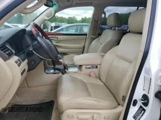 2008 Lexus LX 570 z VIN JTJHY00W484015778, wystawiony jako Copart lot #57459845 z przebiegiem 136 840 mil mil oraz Tytuł czysty. Historia ofert i sprzedaży dostępna na DreamBid. Obrazek 7.