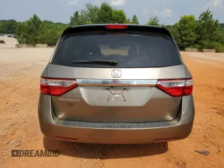 2013 Honda Odyssey EX-L with VIN 5FNRL5H68DB075153, listed as a Copart auction lot 60887325 with 263,001 mi miles and Salvage title. Bid and sale history available at DreamBid. Image 6.