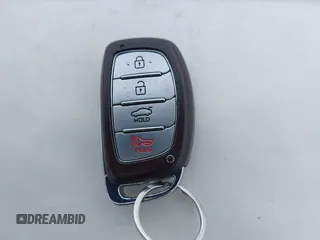 2017 Hyundai Elantra SE z VIN 5NPD84LF8HH202097, wystawiony jako IAAI lot #42283307 z przebiegiem 94 568 mil mil oraz . Historia ofert i sprzedaży dostępna na DreamBid. Obrazek 11.