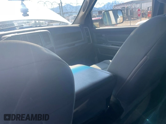 2015 Ram 2500 Tradesman z VIN 3C6TR5HT8FG553456, wystawiony jako Copart lot #56346855 z przebiegiem 257 481 mil mil oraz Czysty tytuł • Clean title. Historia ofert i sprzedaży dostępna na DreamBid. Obrazek 9.