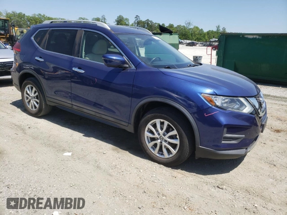 2017 Nissan Rogue SV z VIN 5N1AT2MV3HC818888, wystawiony jako Copart lot #54905115 z przebiegiem 140 003 mil mil oraz Czysty tytuł • Clean title. Historia ofert i sprzedaży dostępna na DreamBid. Obrazek 4.
