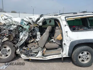 2001 Chevrolet Suburban LT with VIN 3GNEC16T41G247854, listed as a IAAI auction lot 41784889 with 1 mi miles. Bid and sale history available at carsss.com. Image 13.