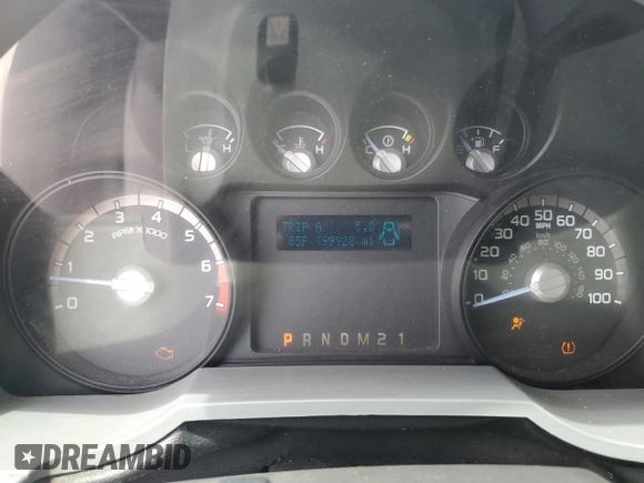 2012 Ford F-250 XL z VIN 1FT7W2B63CEA07395, wystawiony jako Copart lot #54406575 z przebiegiem 199 928 mil mil oraz Czysty tytuł • Clean title. Historia ofert i sprzedaży dostępna na DreamBid. Obrazek 9.
