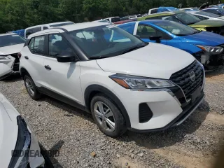 2023 Nissan Kicks S with VIN 3N1CP5BV6PL547532, listed as a Copart auction lot 53339715 with 29,151 mi miles and Clean Title. Bid and sale history available at carsss.com. Image 4.