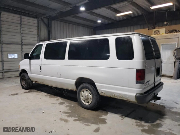 2007 Ford Econoline Wagon XL with VIN 1FBSS31L27DA96458, listed as a Copart auction lot 44777195 with 222,756 mi miles and Clean Title. Bid and sale history available at carsss.com. Image 2.