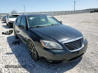 2014 Chrysler 200 Touring z VIN 1C3CCBBGXEN152330, wystawiony jako Copart lot #52295375 z przebiegiem 211 585 mil mil oraz Szkoda całkowita • Salvage title. Historia ofert i sprzedaży dostępna na DreamBid. Obrazek 11.