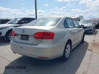 2011 Volkswagen Jetta Sedan SE w/Convenience & Sunroof PZEV with VIN 3VWDZ7AJ0BM369140, listed as a IAAI auction lot 42052908 with 93,594 mi miles. Bid and sale history available at carsss.com. Image 4.