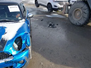 2011 MINI Hardtop S z VIN WMWSV3C50BTY12514, wystawiony jako IAAI lot #40989520 z przebiegiem 199 445 mil mil oraz . Historia ofert i sprzedaży dostępna na DreamBid. Obrazek 12.