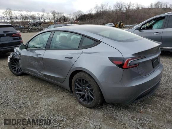 2025 Tesla Model 3 Long Range z VIN 5YJ3E1EA1SF906894, wystawiony jako Copart lot #49925085 z przebiegiem 3 477 mil mil oraz Szkoda całkowita • Salvage title. Historia ofert i sprzedaży dostępna na DreamBid. Obrazek 2.
